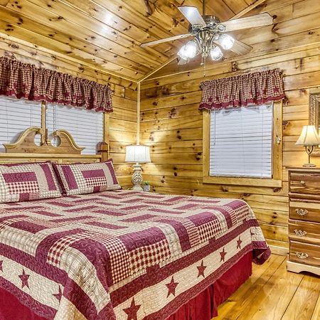 Romantic Retreat Гатлинбург Экстерьер фото