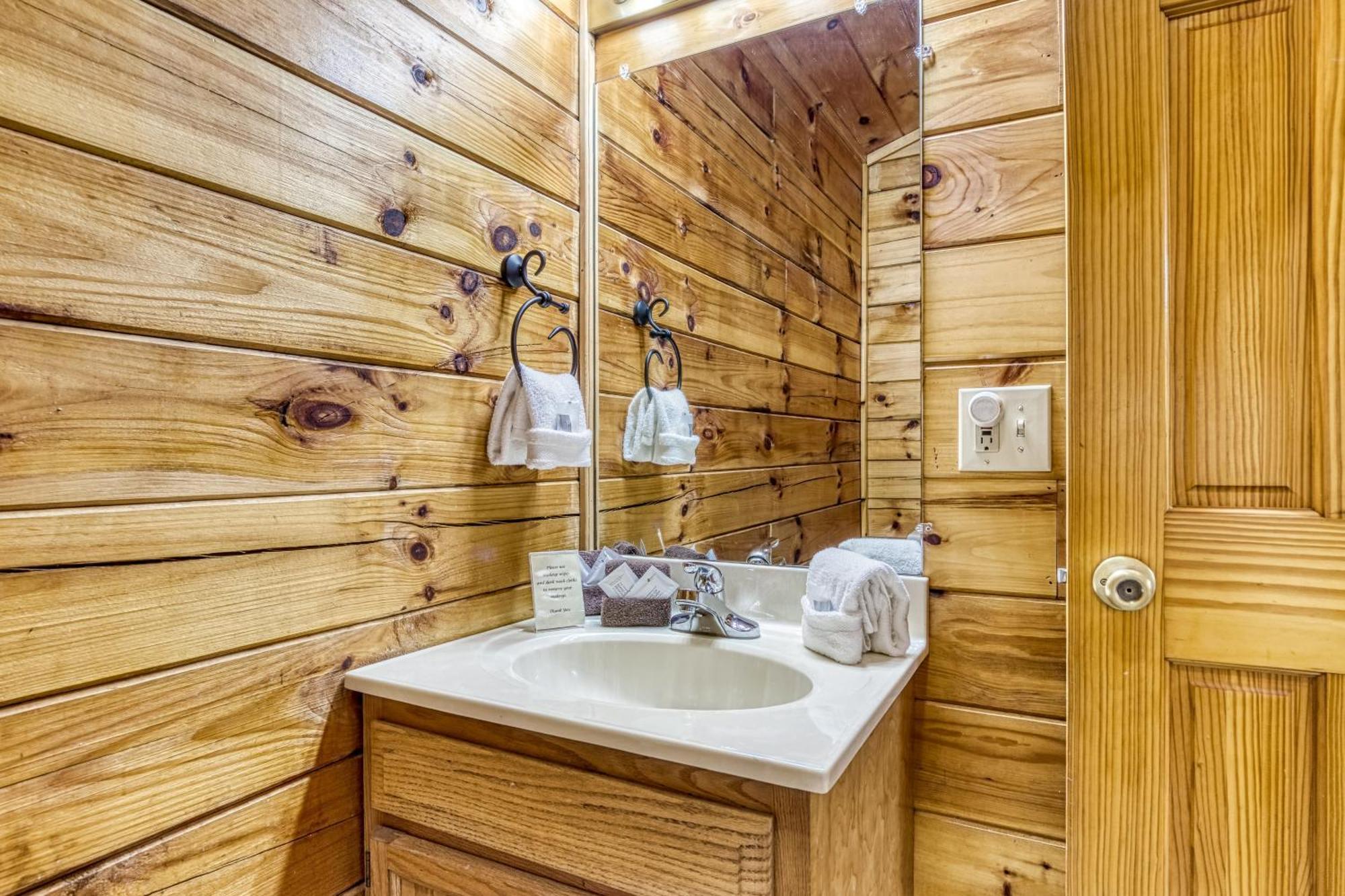 Romantic Retreat Гатлинбург Экстерьер фото